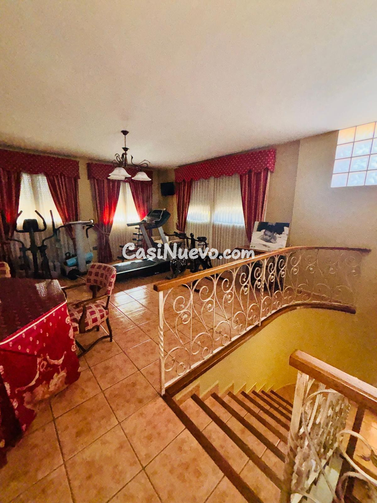 Villa señorial con casa de invitados en gran parcela privada - foto 38