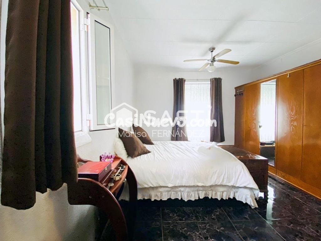 CHALET EN VILLAJOYOSA CON PISCINA Y GRAN PARCELA EN PRIMERA  - foto 7