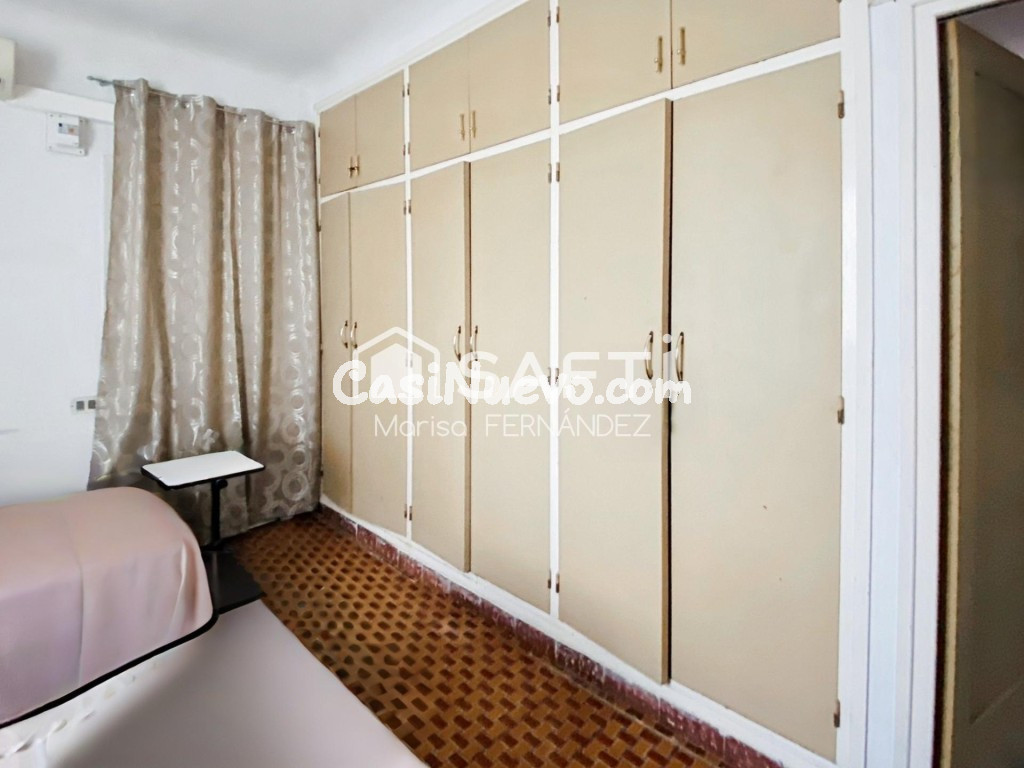 CHALET EN VILLAJOYOSA CON PISCINA Y GRAN PARCELA EN PRIMERA  - foto 10