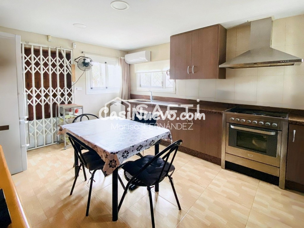 CHALET EN VILLAJOYOSA CON PISCINA Y GRAN PARCELA EN PRIMERA  - foto 15