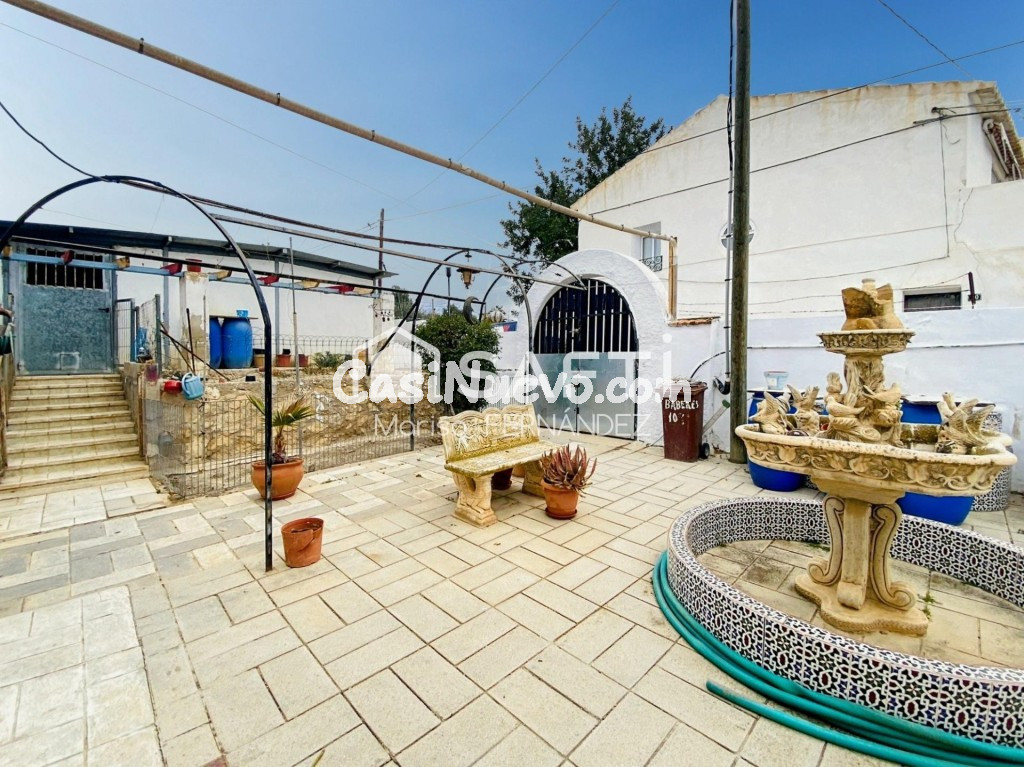 CHALET EN VILLAJOYOSA CON PISCINA Y GRAN PARCELA EN PRIMERA  - foto 20