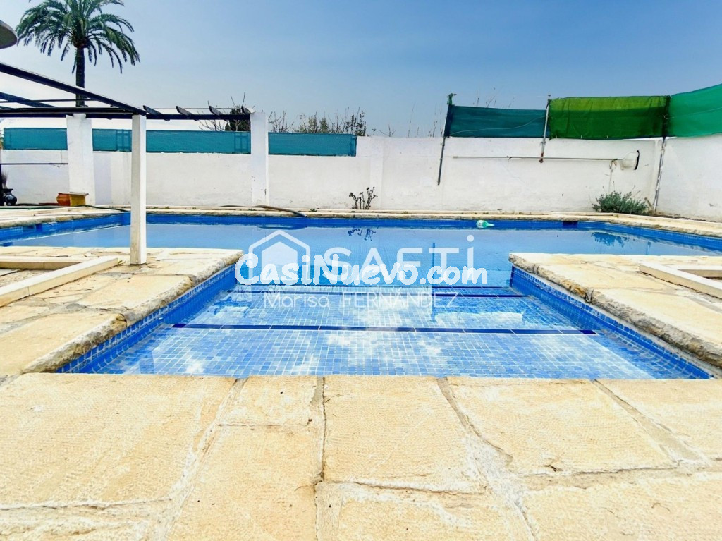 CHALET EN VILLAJOYOSA CON PISCINA Y GRAN PARCELA EN PRIMERA  - foto 22