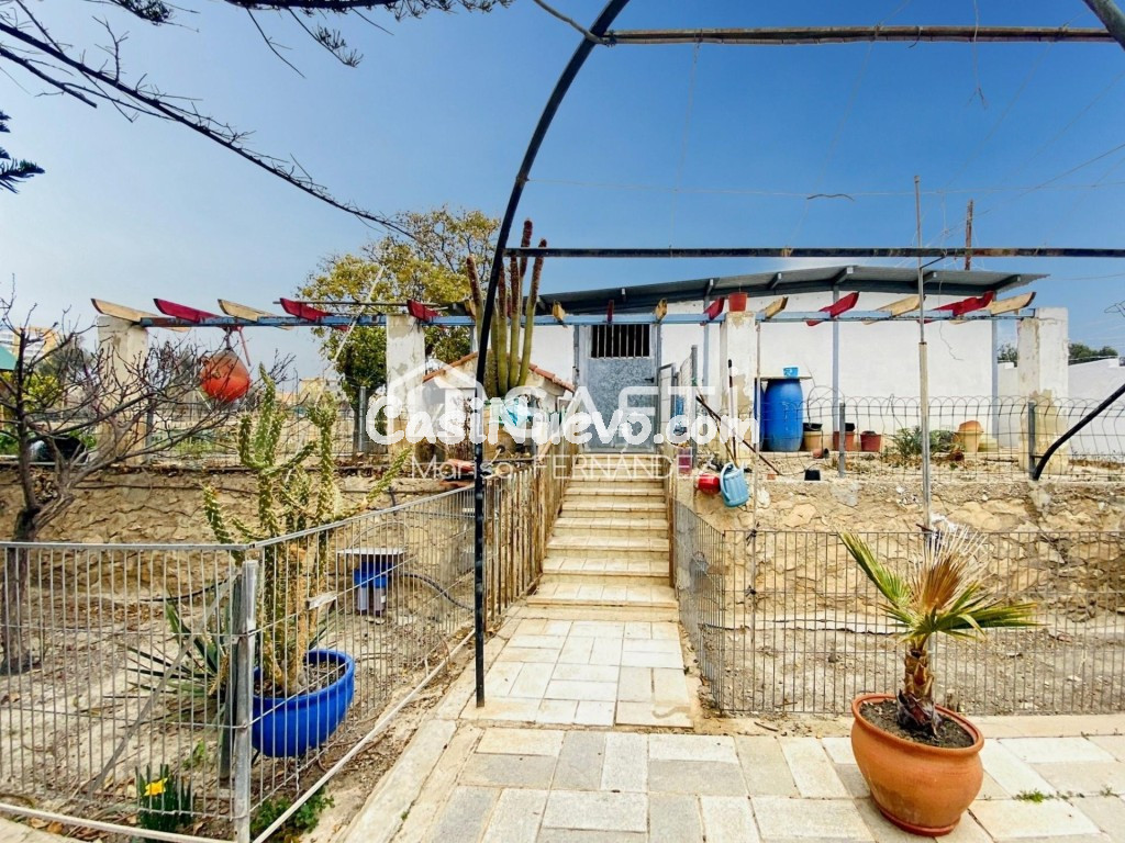 CHALET EN VILLAJOYOSA CON PISCINA Y GRAN PARCELA EN PRIMERA  - foto 24