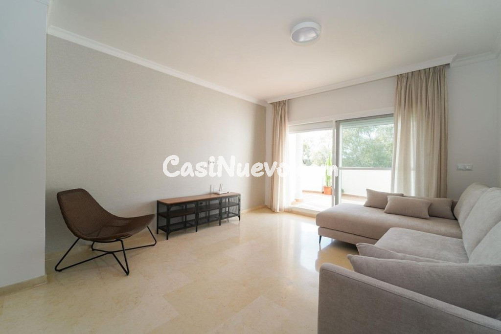 Ático de Elviria: Un Refugio Exclusivo en Marbella - foto 2