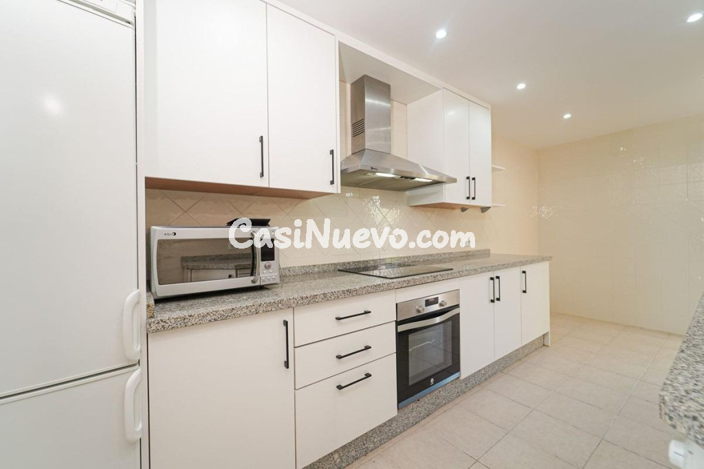 Fantástico ático en Elviria, Marbella! - foto 4