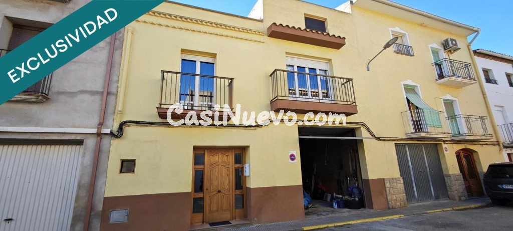 Preciosa casa Adosada de 2 plantas y altillo-buardilla