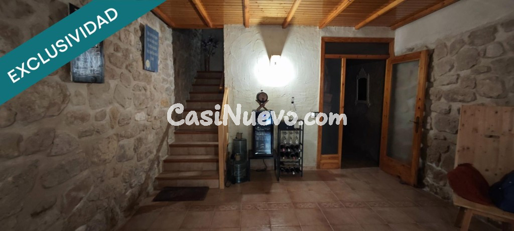 Preciosa casa Adosada de 2 plantas y altillo-buardilla - foto 2