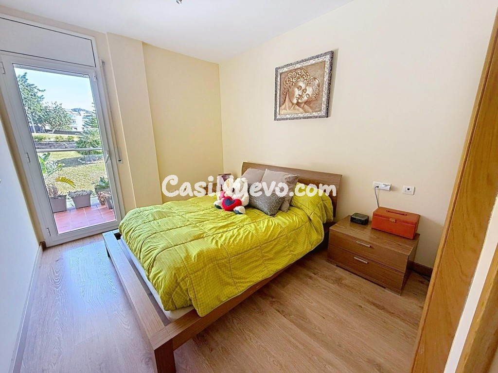 Vistas al mar y a la iglesia en Sitges - foto 10