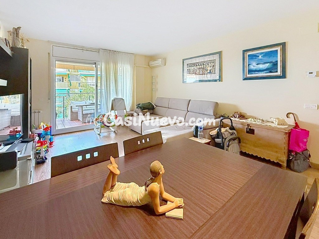 Vistas al mar y a la iglesia en Sitges - foto 12