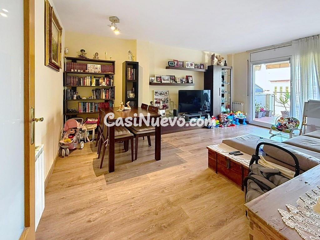 Vistas al mar y a la iglesia en Sitges - foto 13