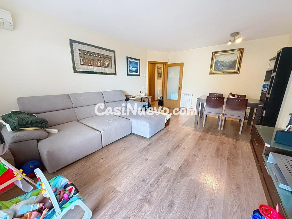 Vistas al mar y a la iglesia en Sitges - foto 14