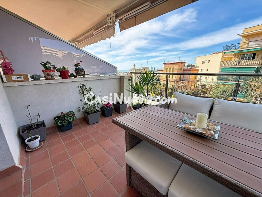 Vistas al mar y a la iglesia en Sitges - foto 15