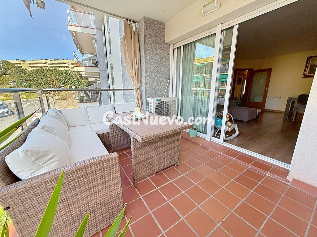 Vistas al mar y a la iglesia en Sitges - foto 16