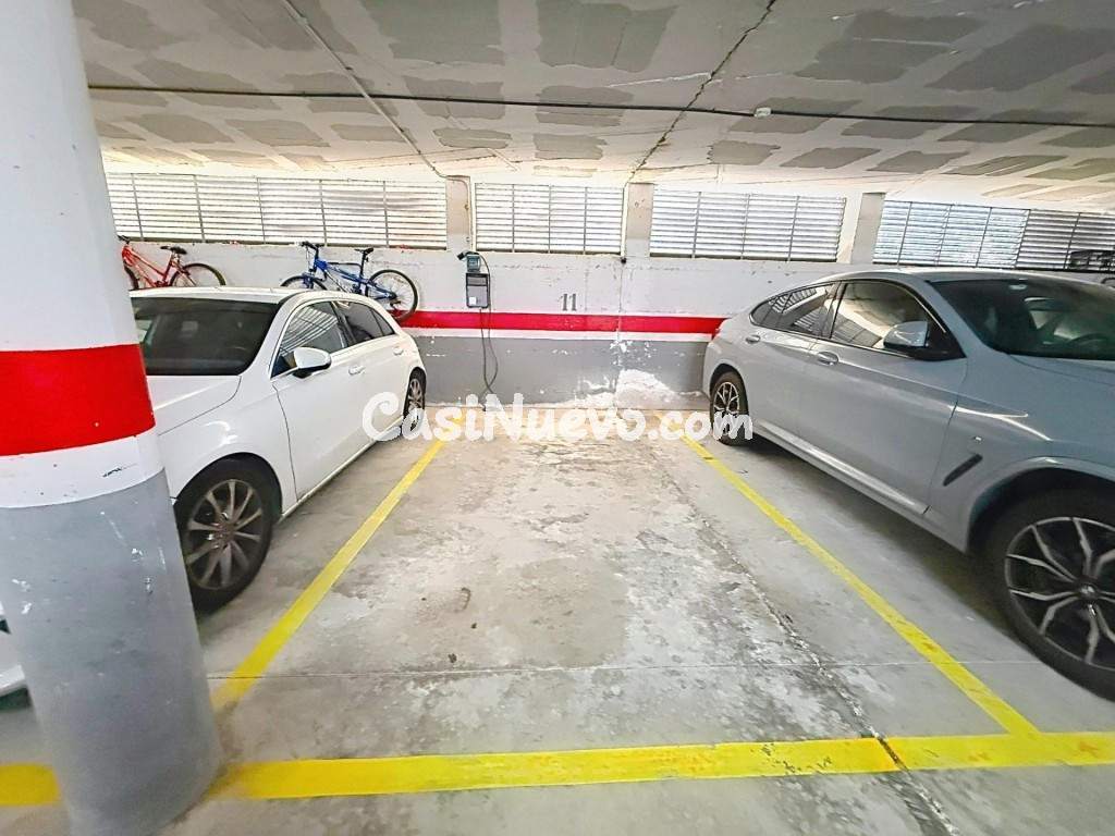 Vistas al mar y a la iglesia en Sitges - foto 19