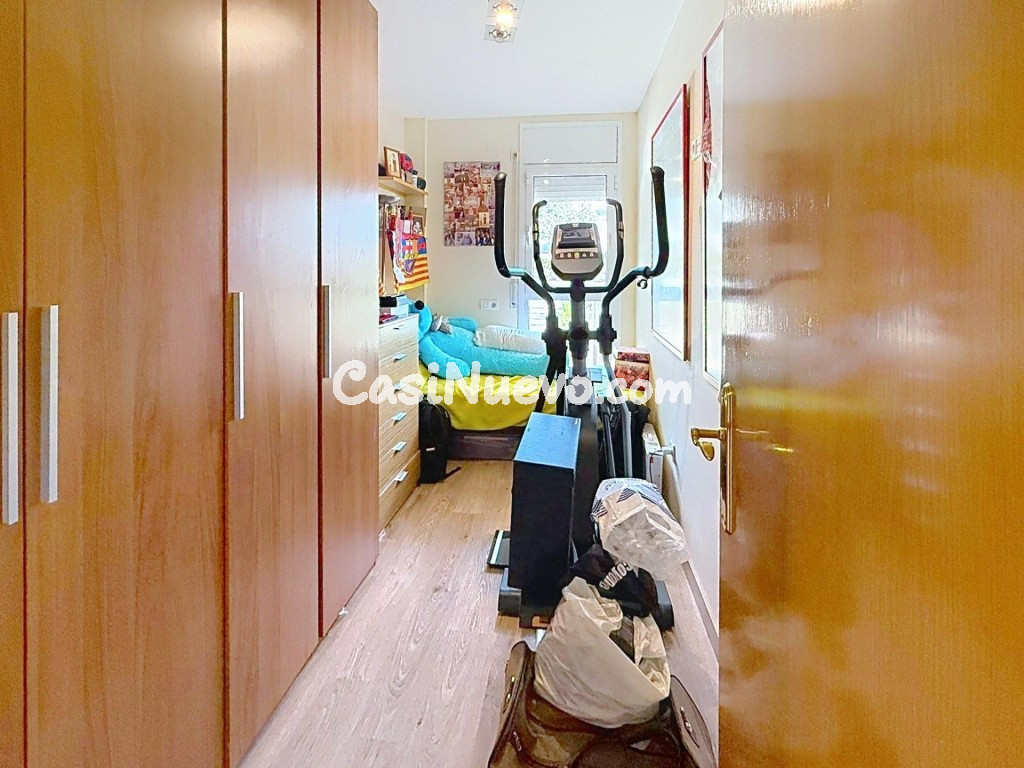 Vistas al mar y a la iglesia en Sitges - foto 20