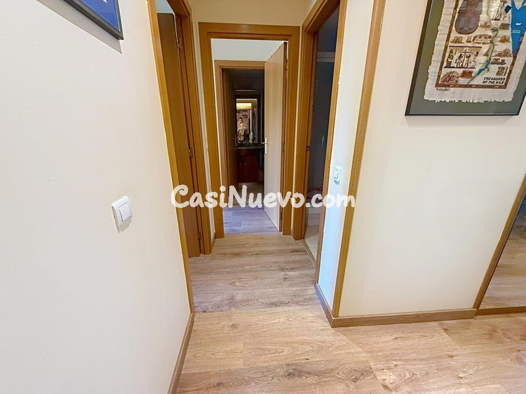 Vistas al mar y a la iglesia en Sitges - foto 24