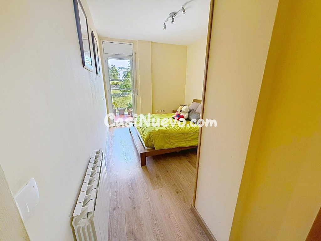 Vistas al mar y a la iglesia en Sitges - foto 25