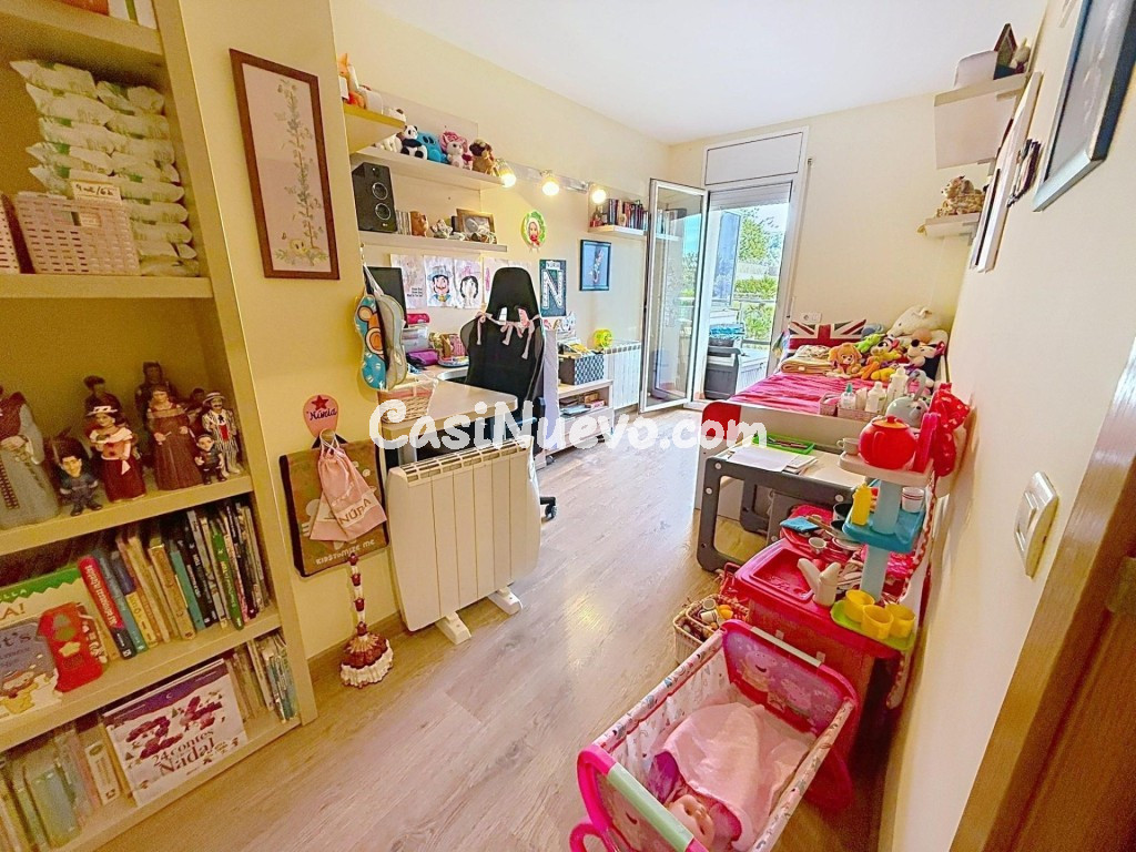 Vistas al mar y a la iglesia en Sitges - foto 26