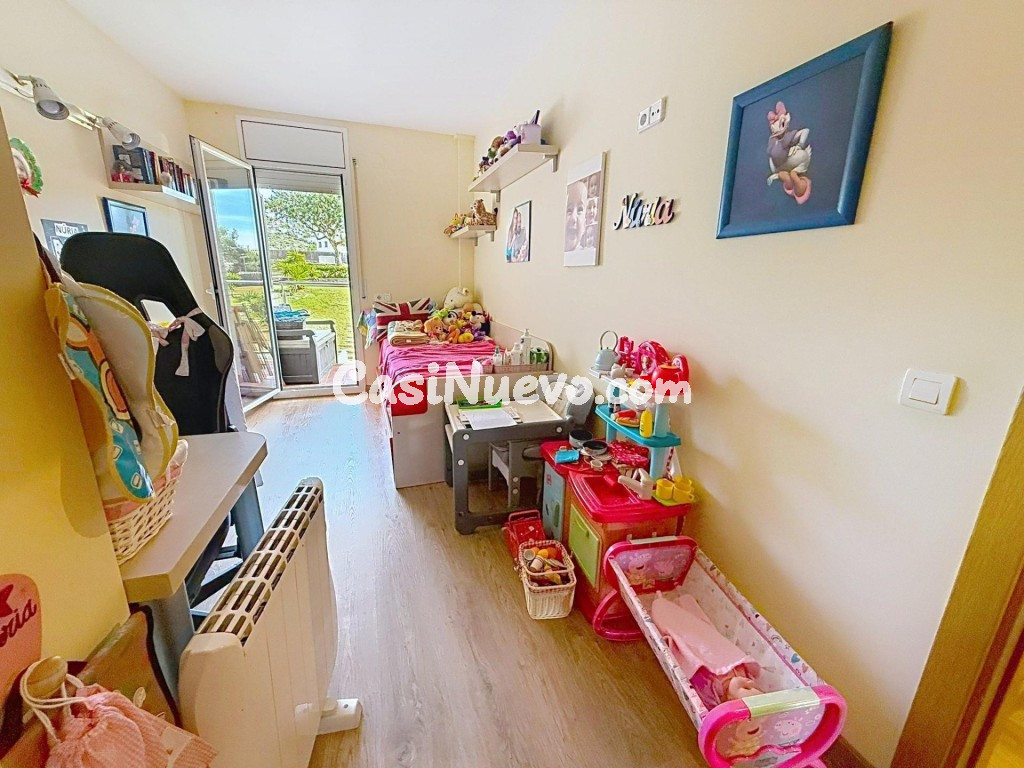 Vistas al mar y a la iglesia en Sitges - foto 32