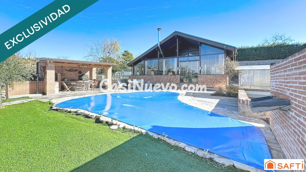 Vivienda eficiente: inspiración suiza con piscina.