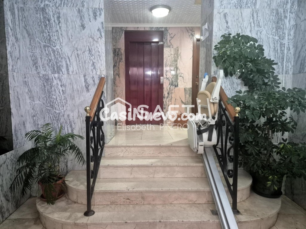 ¡150 m² en la Plaza Cipriano Garcia Piñero! Gran Oportunidad de Reforma con Terraza y Patio