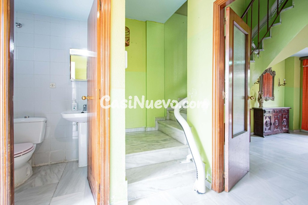 Bonita Casa Adosada de Esquina en Mairena del Aljarafe - foto 12