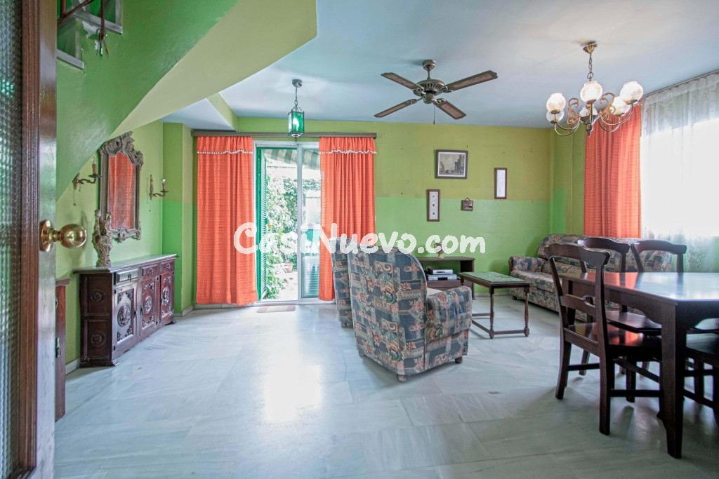 Bonita Casa Adosada de Esquina en Mairena del Aljarafe - foto 13