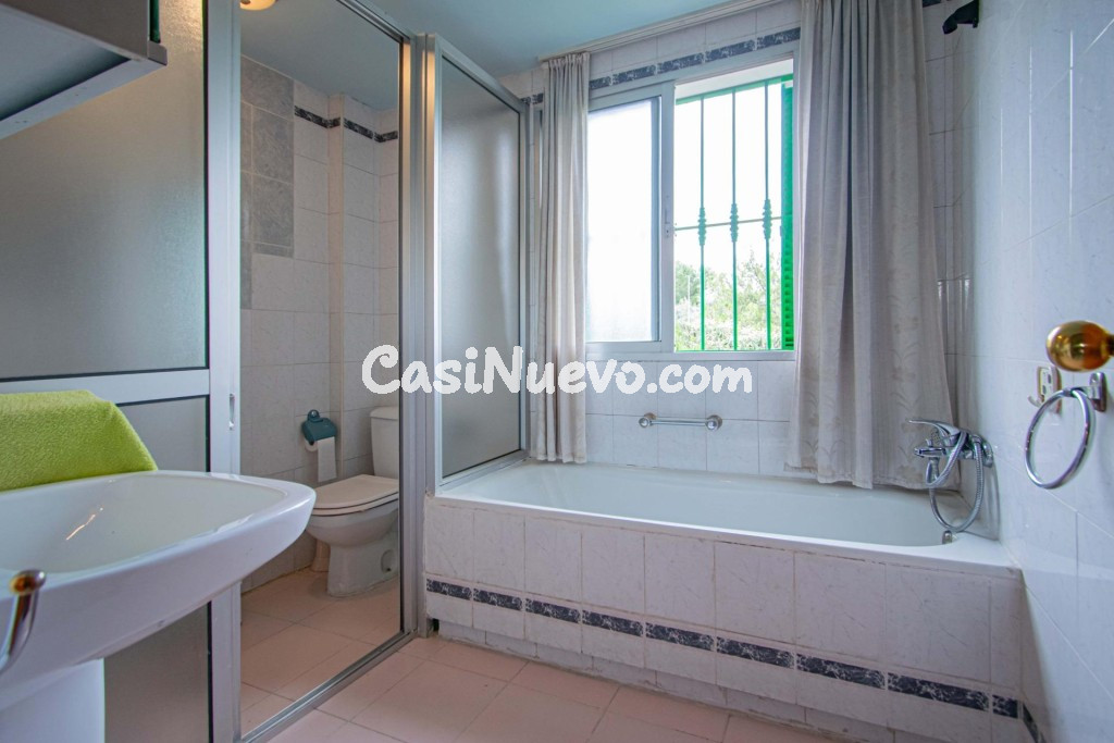 Bonita Casa Adosada de Esquina en Mairena del Aljarafe - foto 23