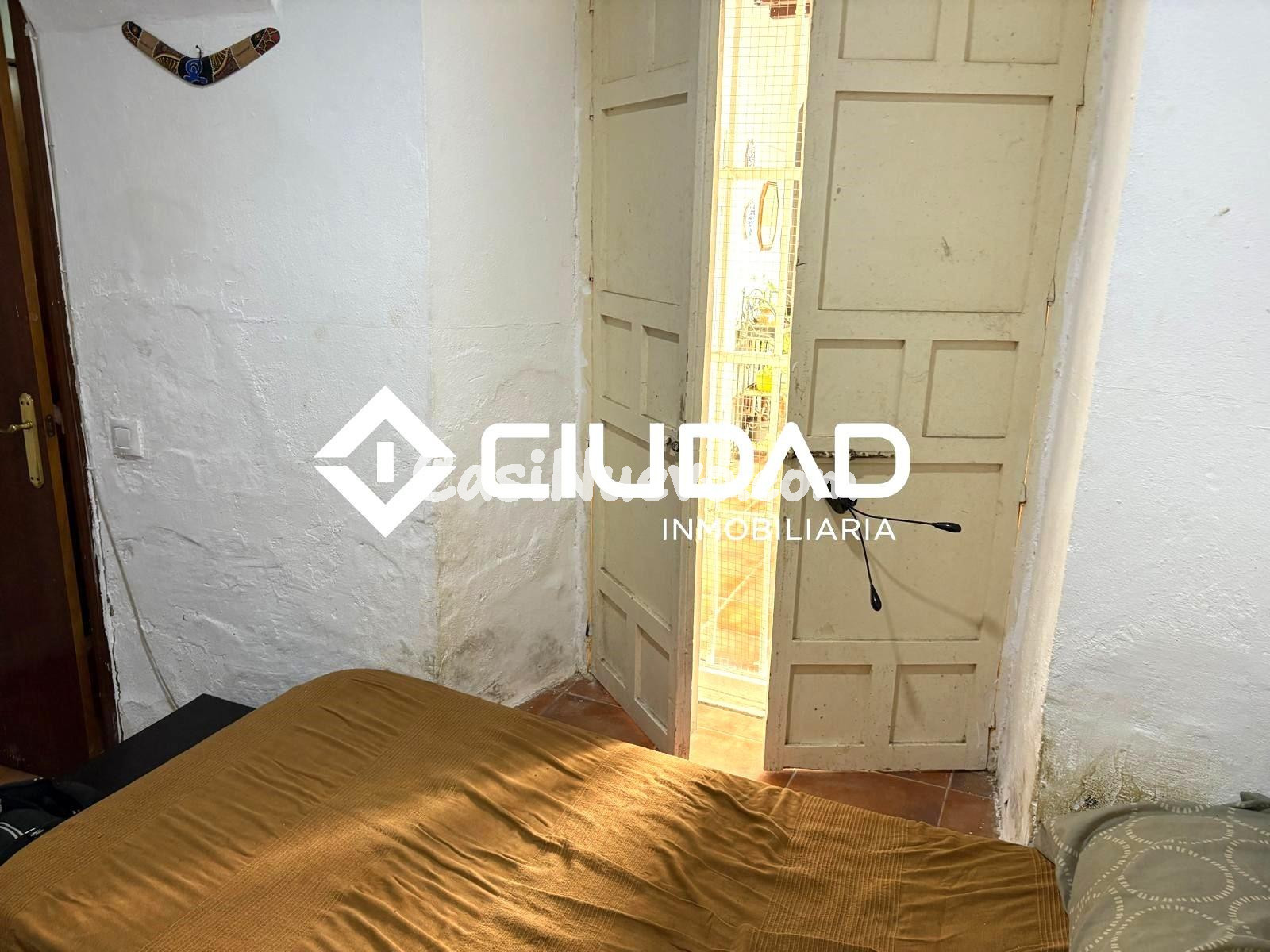 Casa de pueblo en Barrio Alto - foto 21