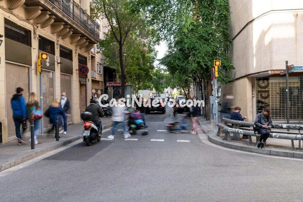 Piso para reformar en Gracia - foto 4
