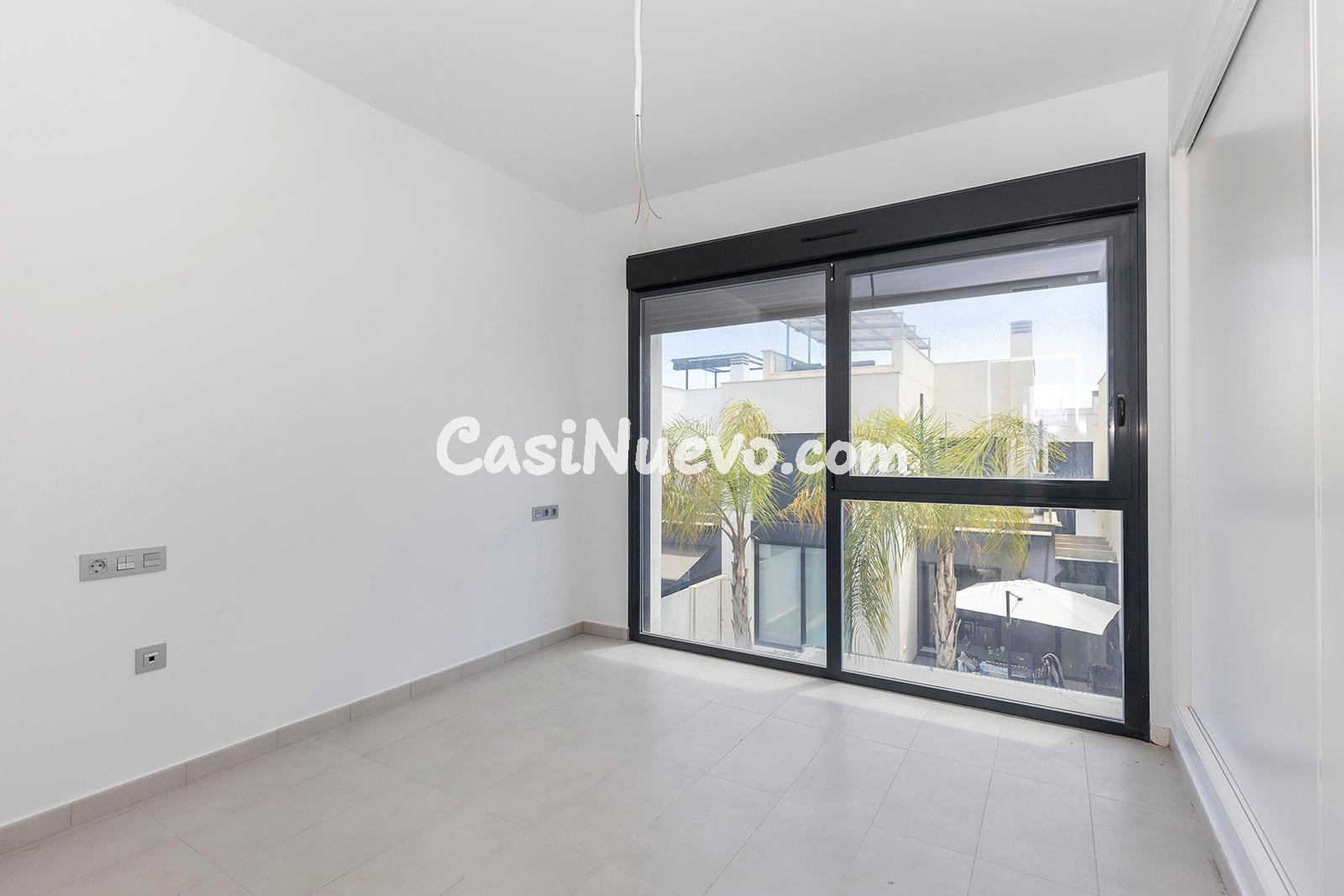Villa moderna de 3 dormitorios, 2 baños y piscina privada en - foto 7