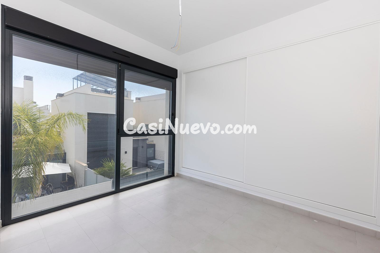 Villa moderna de 3 dormitorios, 2 baños y piscina privada en - foto 8