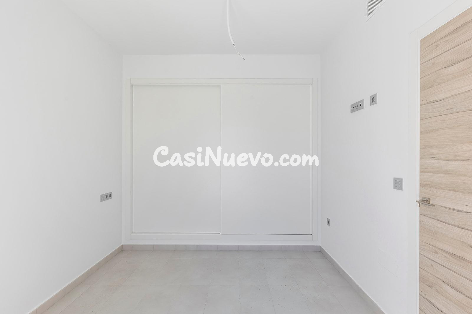 Villa moderna de 3 dormitorios, 2 baños y piscina privada en - foto 13