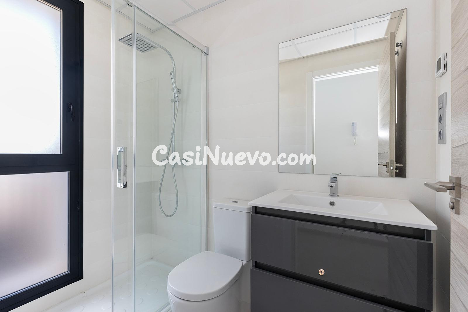 Villa moderna de 3 dormitorios, 2 baños y piscina privada en - foto 14