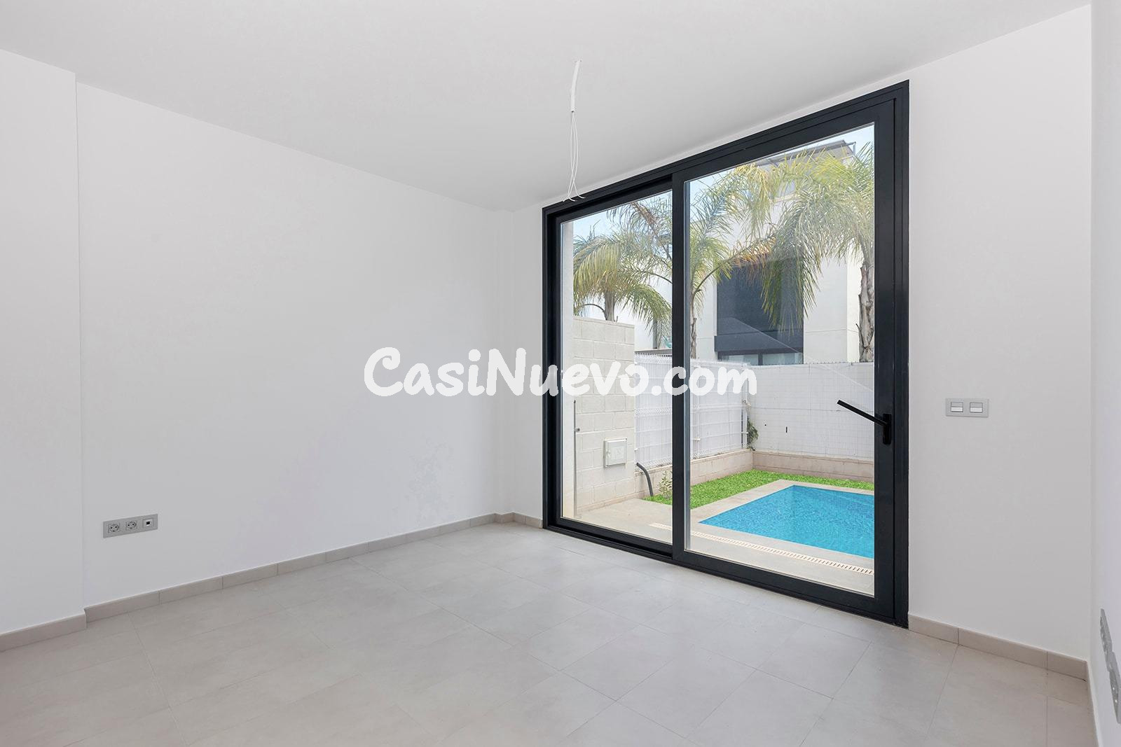 Villa moderna de 3 dormitorios, 2 baños y piscina privada en - foto 28