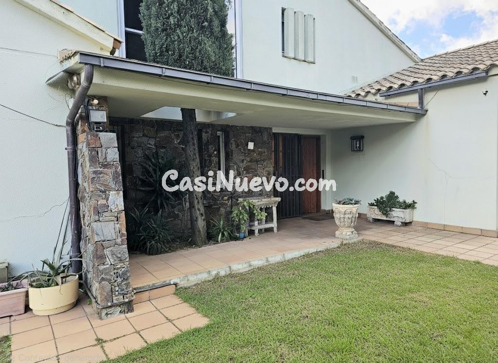 Casa con piscina en un entorno privilegiado - foto 4