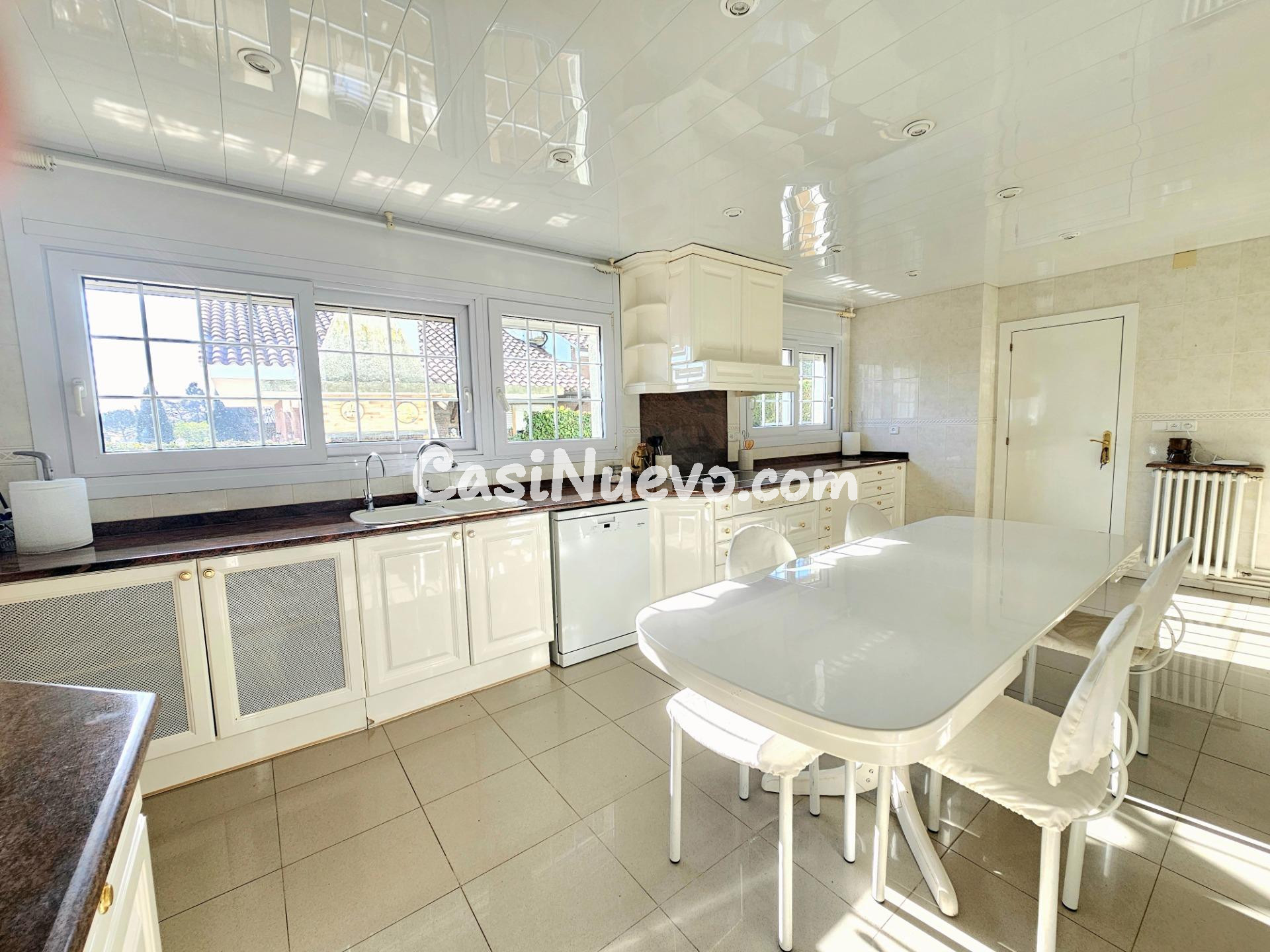 Casa con piscina en un entorno privilegiado - foto 26