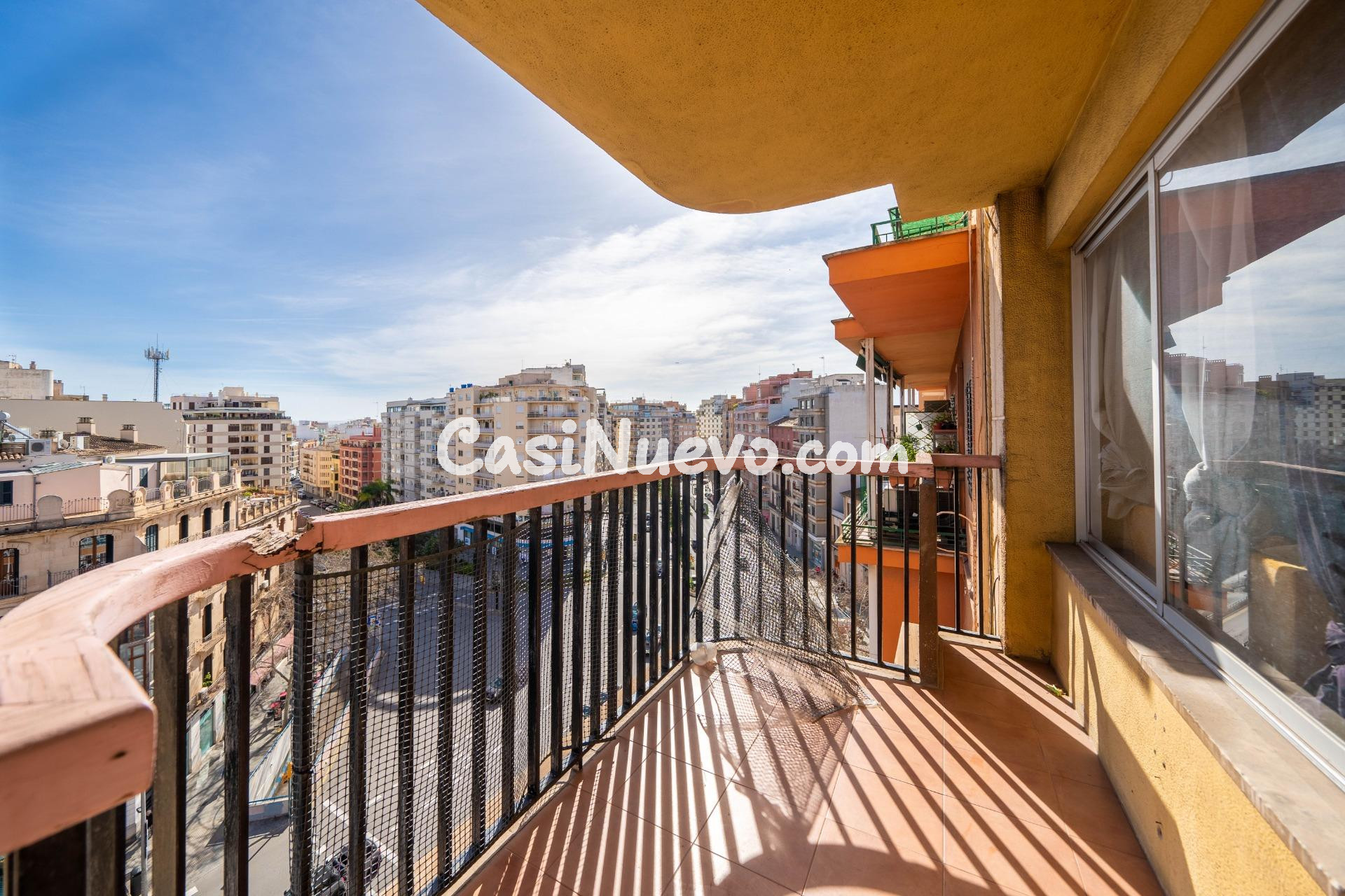 Gran Piso de 4 habitaciones, Plaza de Parking y  doble entra