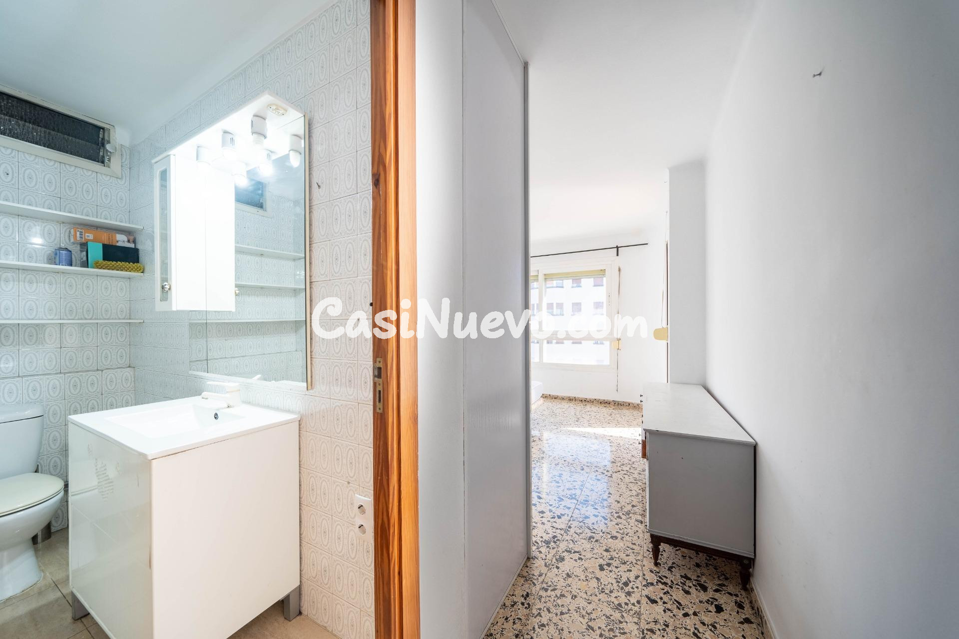 Gran Piso de 4 habitaciones, Plaza de Parking y  doble entra - foto 7