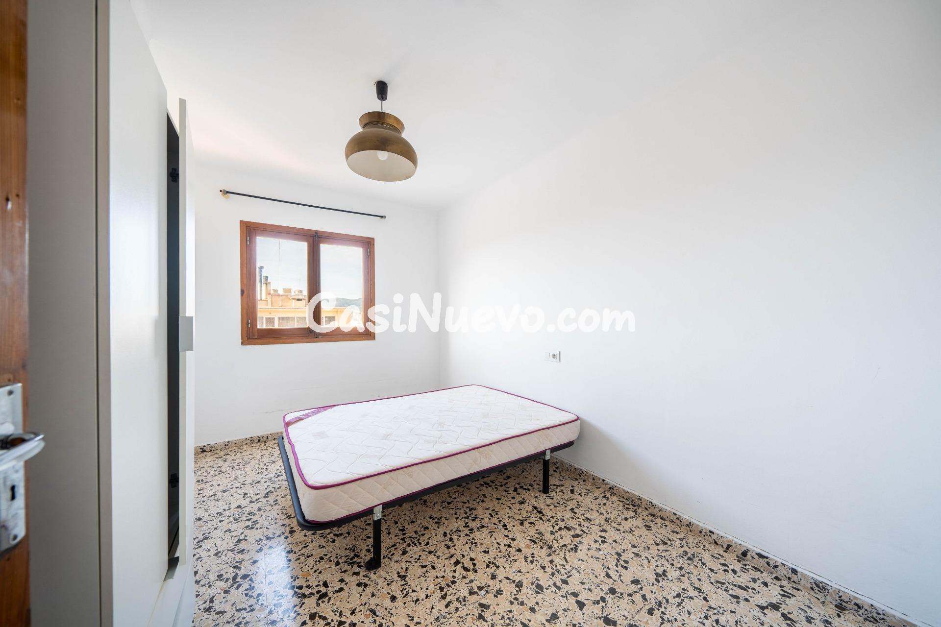 Gran Piso de 4 habitaciones, Plaza de Parking y  doble entra - foto 11