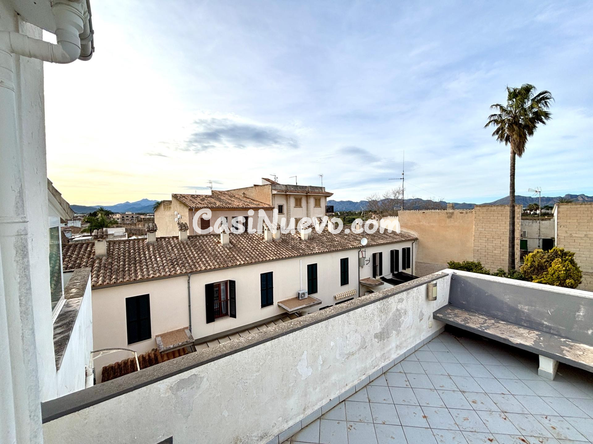Casa de pueblo reformada con terraza y vistas a la Serra de 