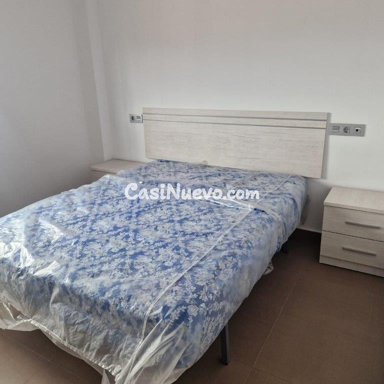 Céntrico piso de dos dormitorios y dos baños para invertir e - foto 3