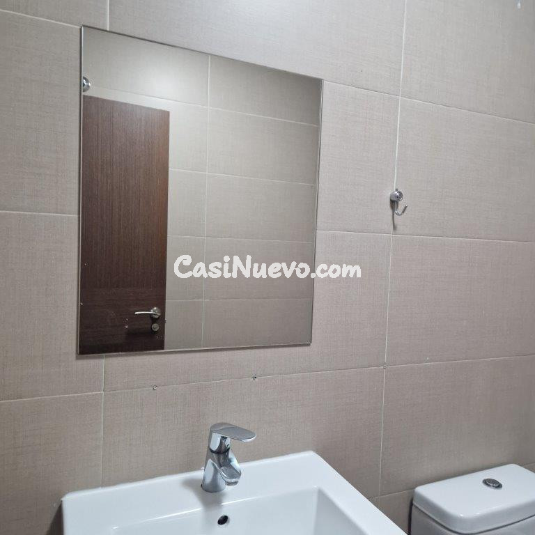 Céntrico piso de dos dormitorios y dos baños para invertir e - foto 6