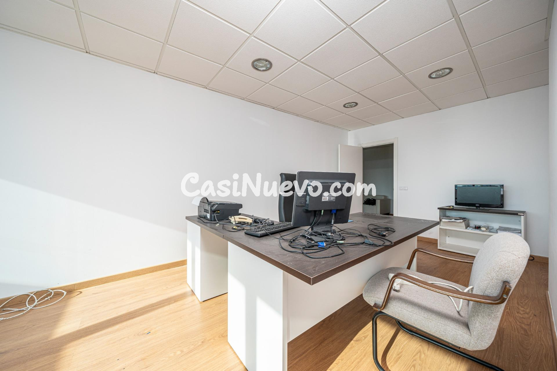Oportunidad oficina con dos plazas de parking - foto 5