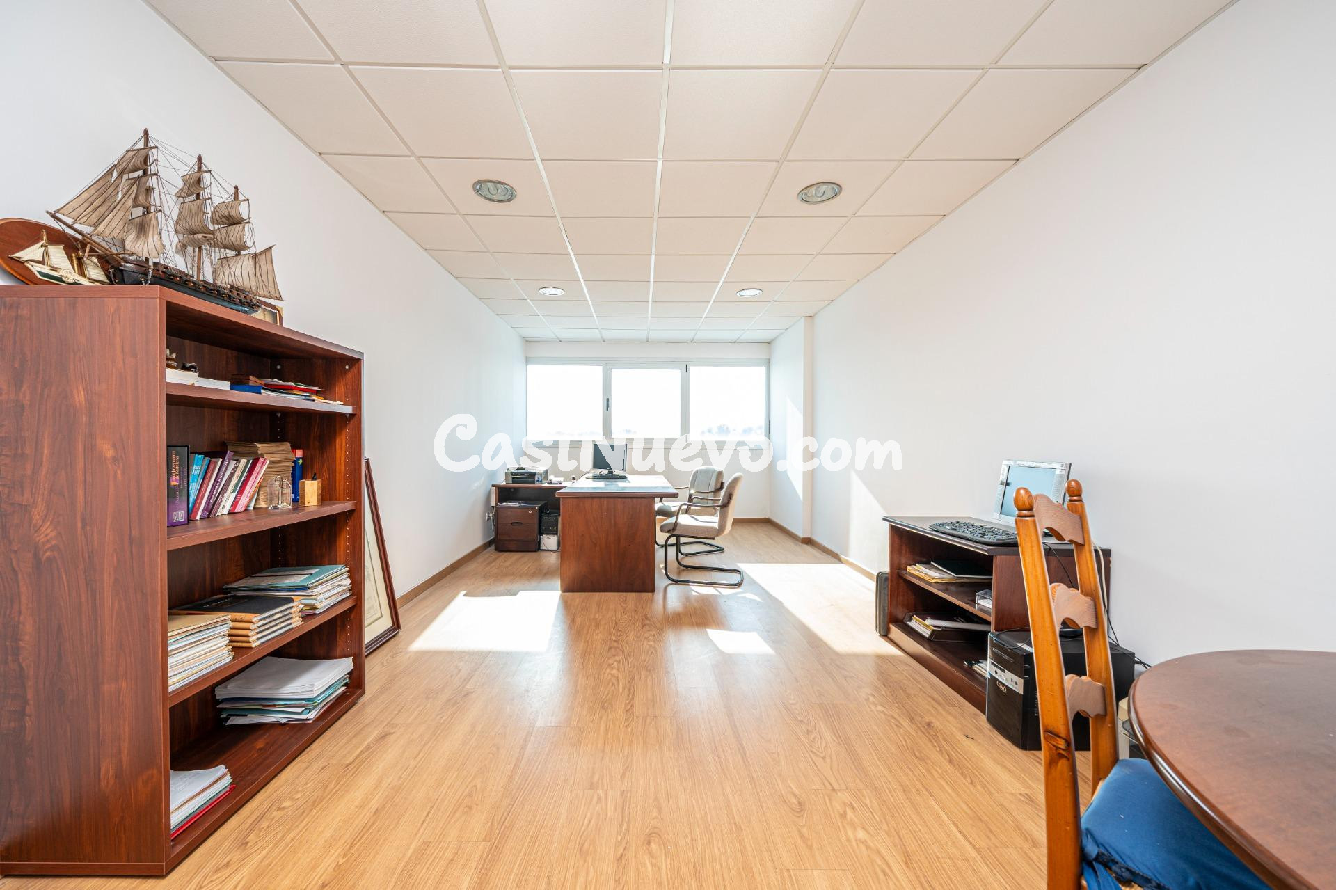 Oportunidad oficina con dos plazas de parking - foto 7