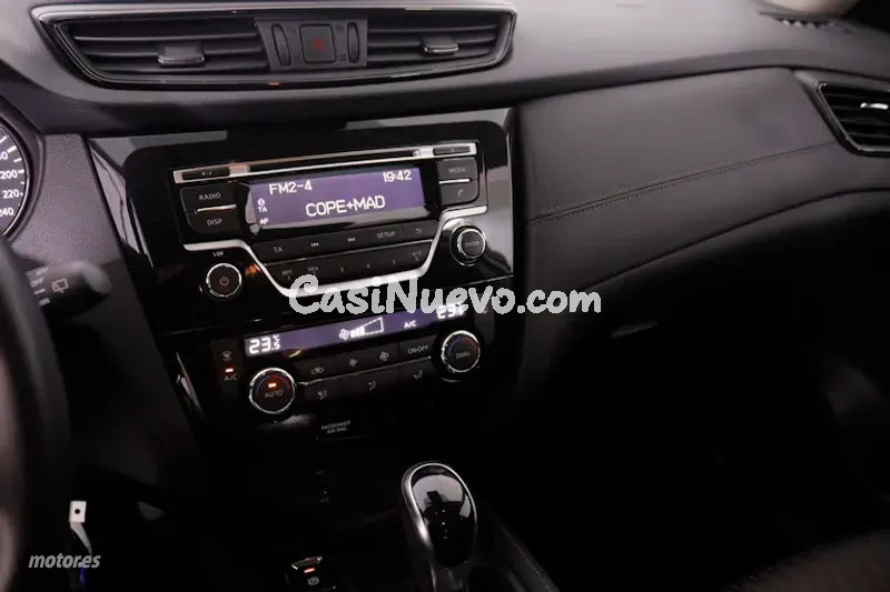 Nissan X Trail - foto 14