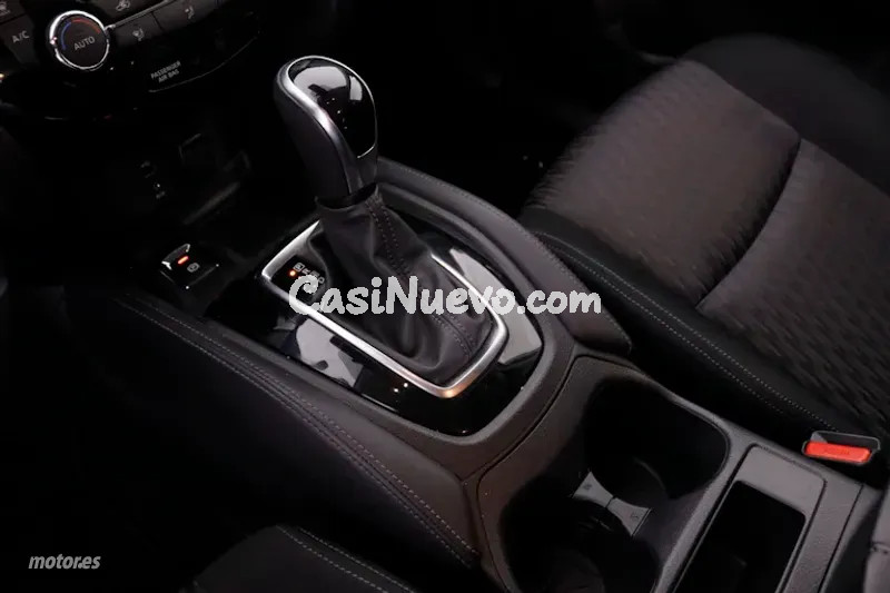 Nissan X Trail - foto 16