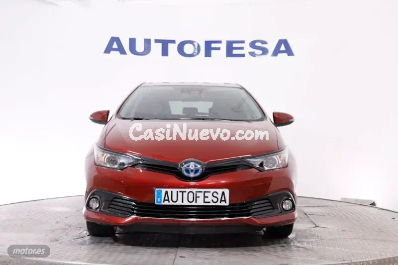 Toyota Auris - foto 2