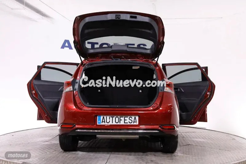 Toyota Auris - foto 8