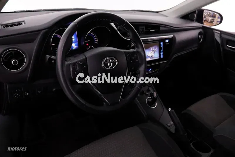 Toyota Auris - foto 11